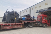 1000*700液壓對(duì)輥制砂機(jī)，1210反擊破發(fā)往四川
